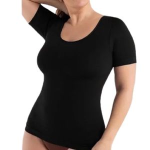 NWT Shapermint Shaping Tee